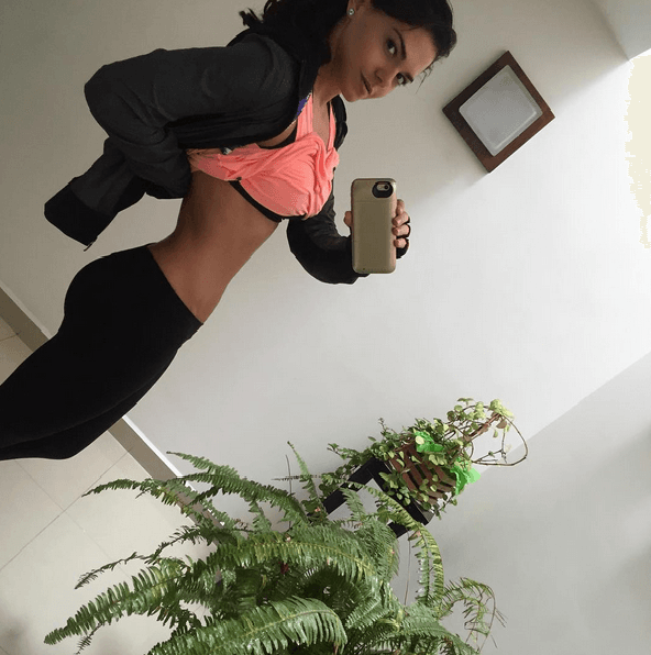 Enciende las redes sociales con su espectacular figura.