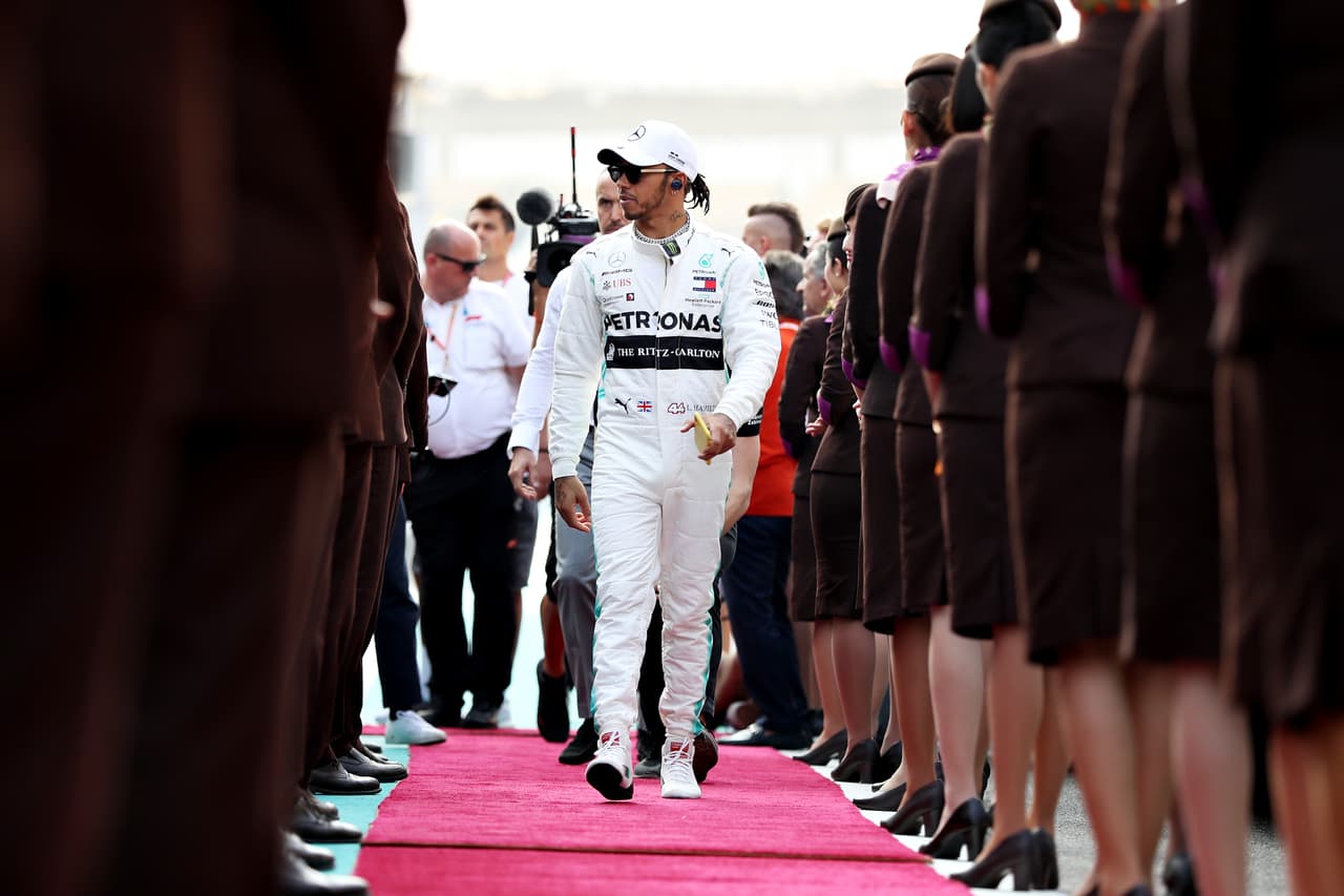 Lewis Hamilton es el primer piloto de la historia de la Formula 1 en liderar 19 Grandes Premios en una temporada. Nico Hulkenberg se retira de la Fórmula 1 y Hamilton comparte podio con Verstappen y Charles Leclerc.