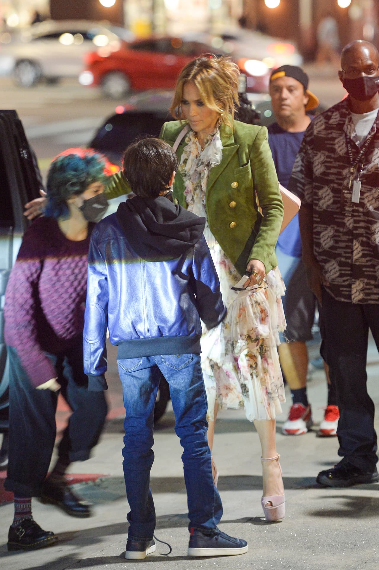 Pero ahora, las cosas parecen caminar hacia diferente sendero. Además, durante todo este tiempo, cada uno formó su propia familia. 
<br>