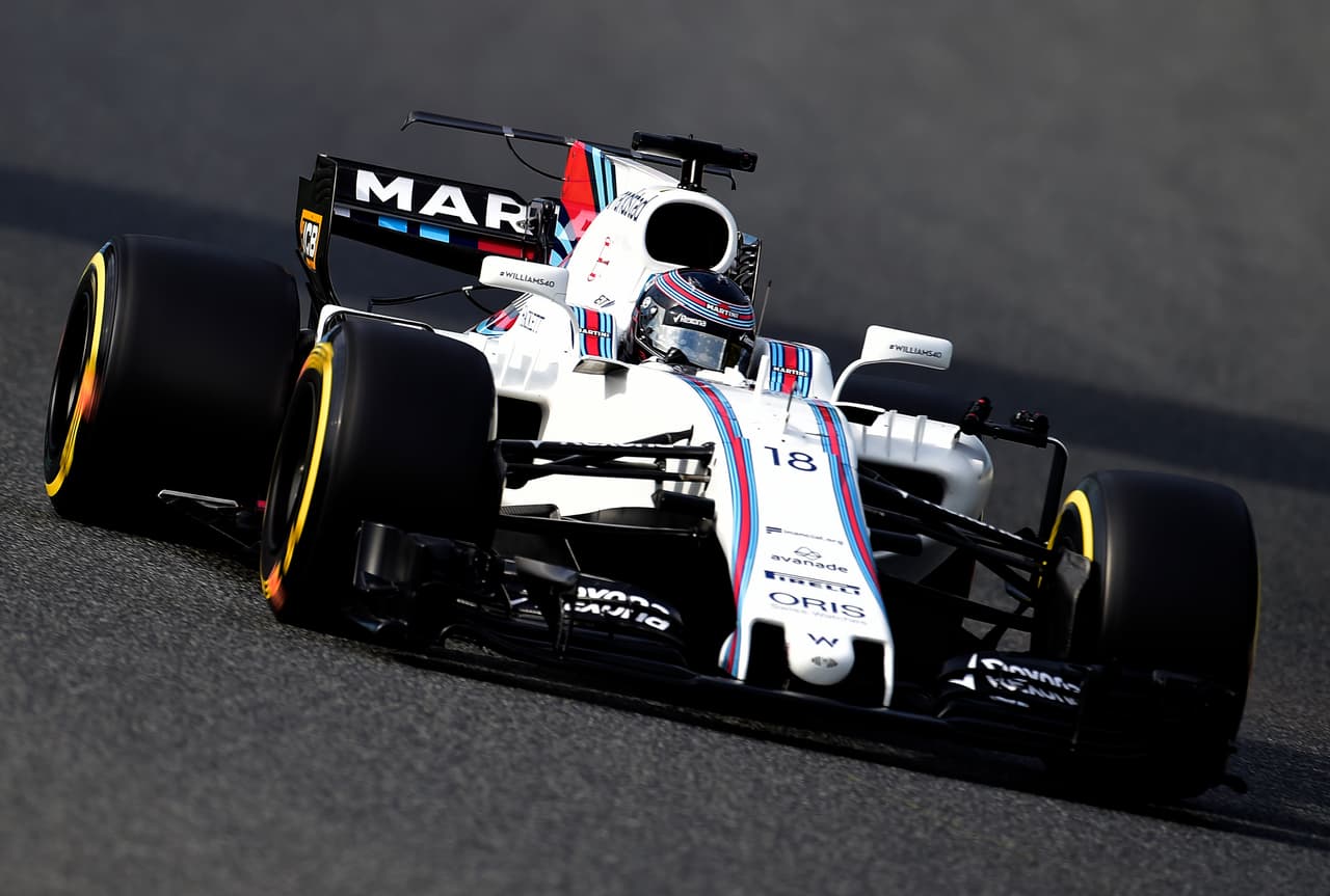 Williams introduce el FW40 para la temporada 2017 de la Fórmula 1. Con el motor Mercedes V6 turbocargado, van en busca de volver a los primeros planos como en 2014. Para este año, Felipe Massa decidió dar marcha atrás con su decisión de retirarse, y regresó para acompañar al debutante canadiense Lance Stroll, de 18 años.