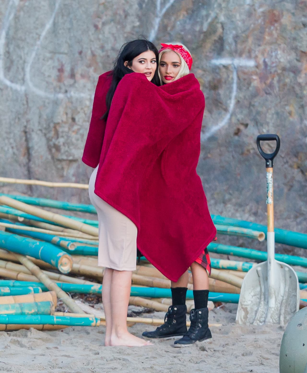 ¿Qué estás haciendo tan cerquita de Pia Mia ehhhh Kylie?