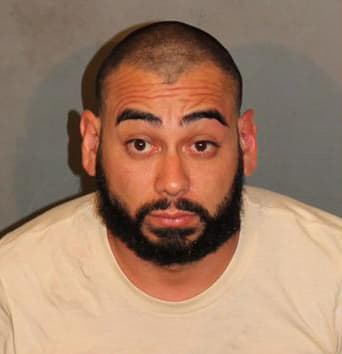 Nicholas Stephen Muñoz, de 27 años, está tras las rejas por la muerte de una madre hispana y sus dos hijas.