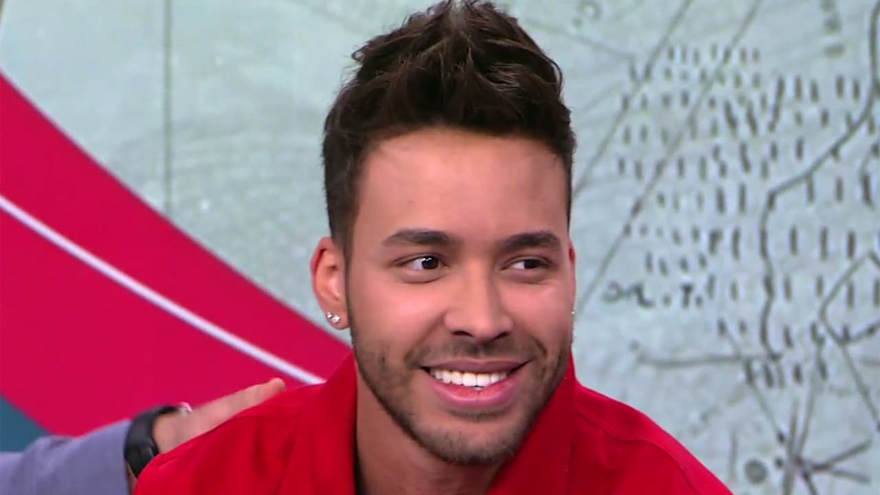 También se mostró agradecido con el público, quien espera que lo acompañe en su gira. "He crecido tanto como ser humano, muy feliz y bendecido".