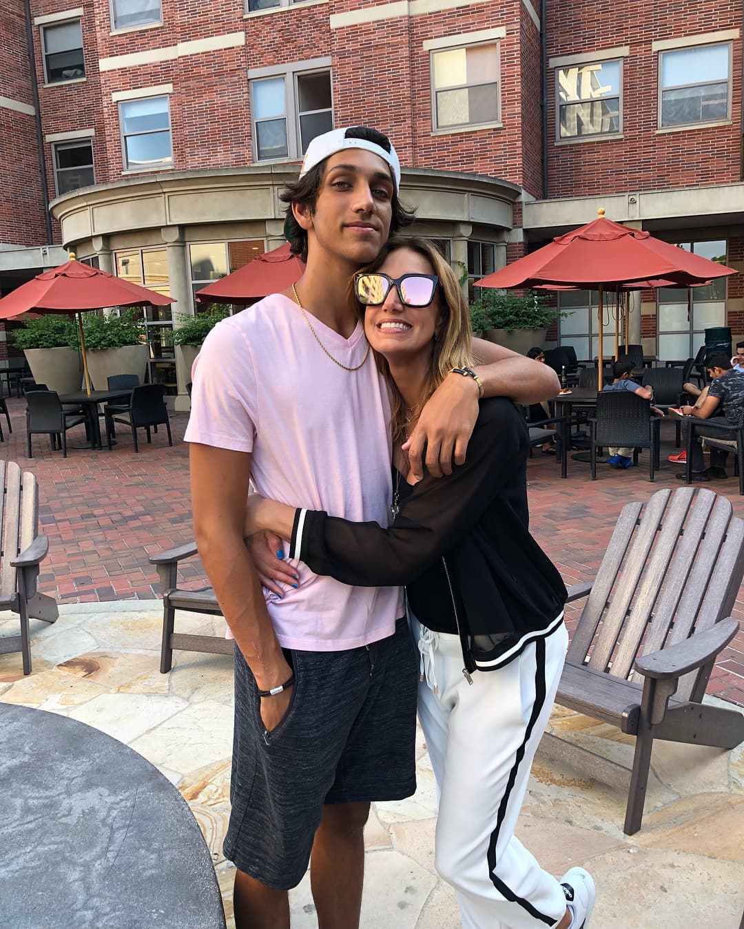 Lili Estefan vivió el complicado instante de separarse de su hijo Lorenzo, quien partió a la universidad en el mes de agosto de 2018 y se alejaba de su madre para vivir en Los Ángeles.