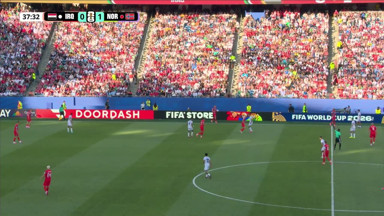 ¡GOL!  anota para Irak. Aymen Hussein