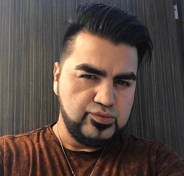 Tras la salida de Julio Preciado de Banda El Recodo en 1998, se integró Luis Antonio López, mejor conocido como "El Mimoso".