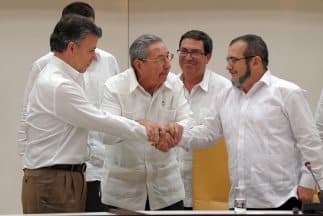 Santos y FARC acuerdan firmar la paz de Colombia en seis meses