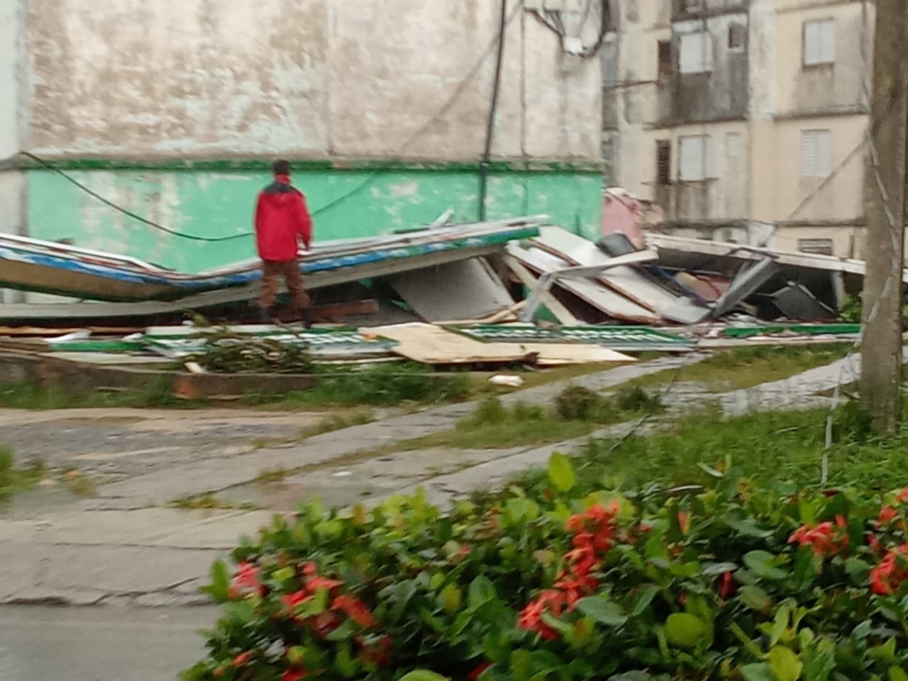 “Fue apocalíptico, un verdadero desastre”, escribió en su cuenta de Facebook Hirochi Robaina, el dueño de una finca de tabaco.