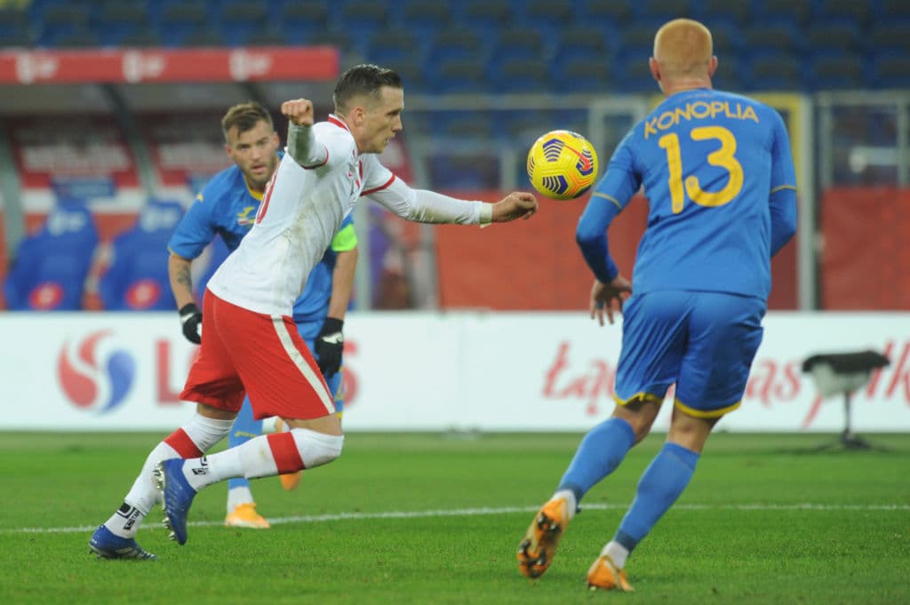 Polonia 2-0 Ucrania | Piatek (40’) y Moder (63’) marcaron los del triunfo en el Estadio de Silesia. Polonia se enfrentará a Italia en la quinta fecha de la competición europea.