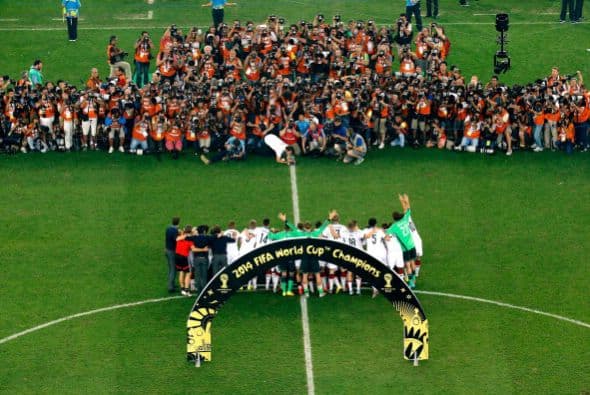 Así celebró Alemania su triunfo, al anotar el tanto de la diferencia en la prórroga ante Argentina.