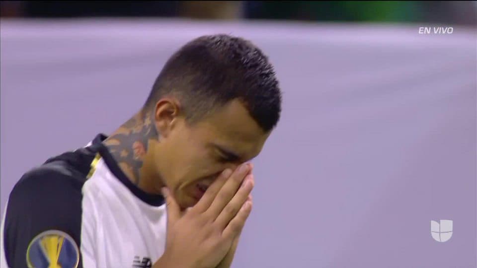 Tiro desviado de Rándall Leal