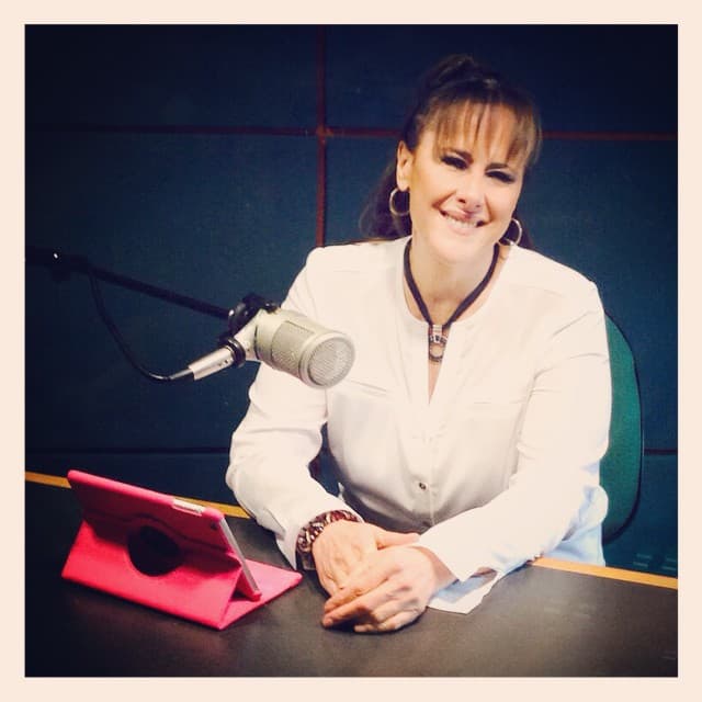 “Esos amores que se quedan muy en el corazón, a pesar de lo que pase en el tiempo, a pesar de lo que haya en la vida de cada quien, pero que quedan como una huella muy especial”.