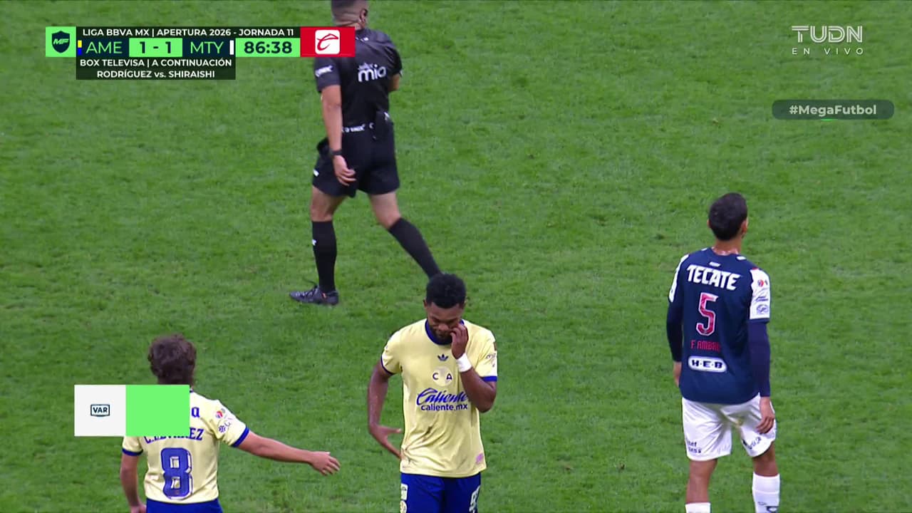 ¡Expulsión! El árbitro saca la roja directa a Miguel Borja.