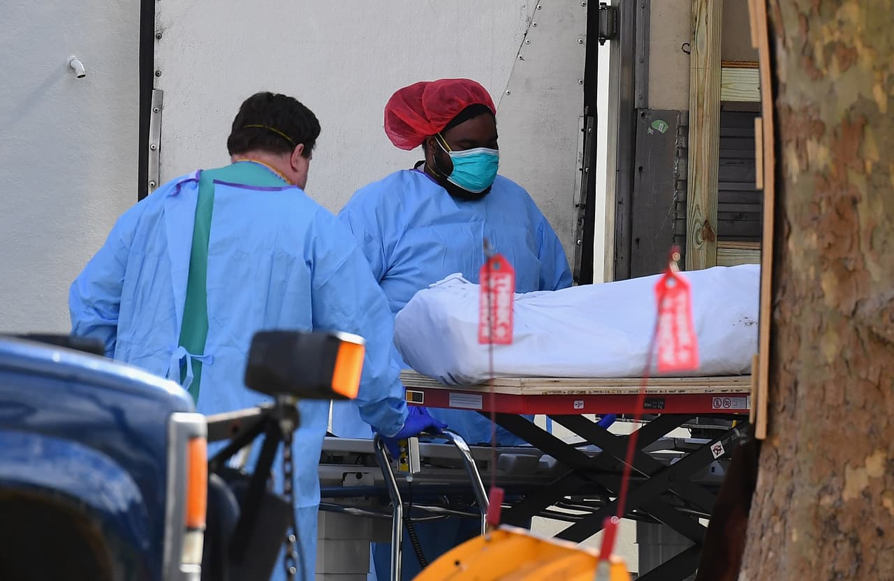 ¿Por qué el número de muertes por coronavirus en Nueva York podría ser mayor al que conocemos hoy?