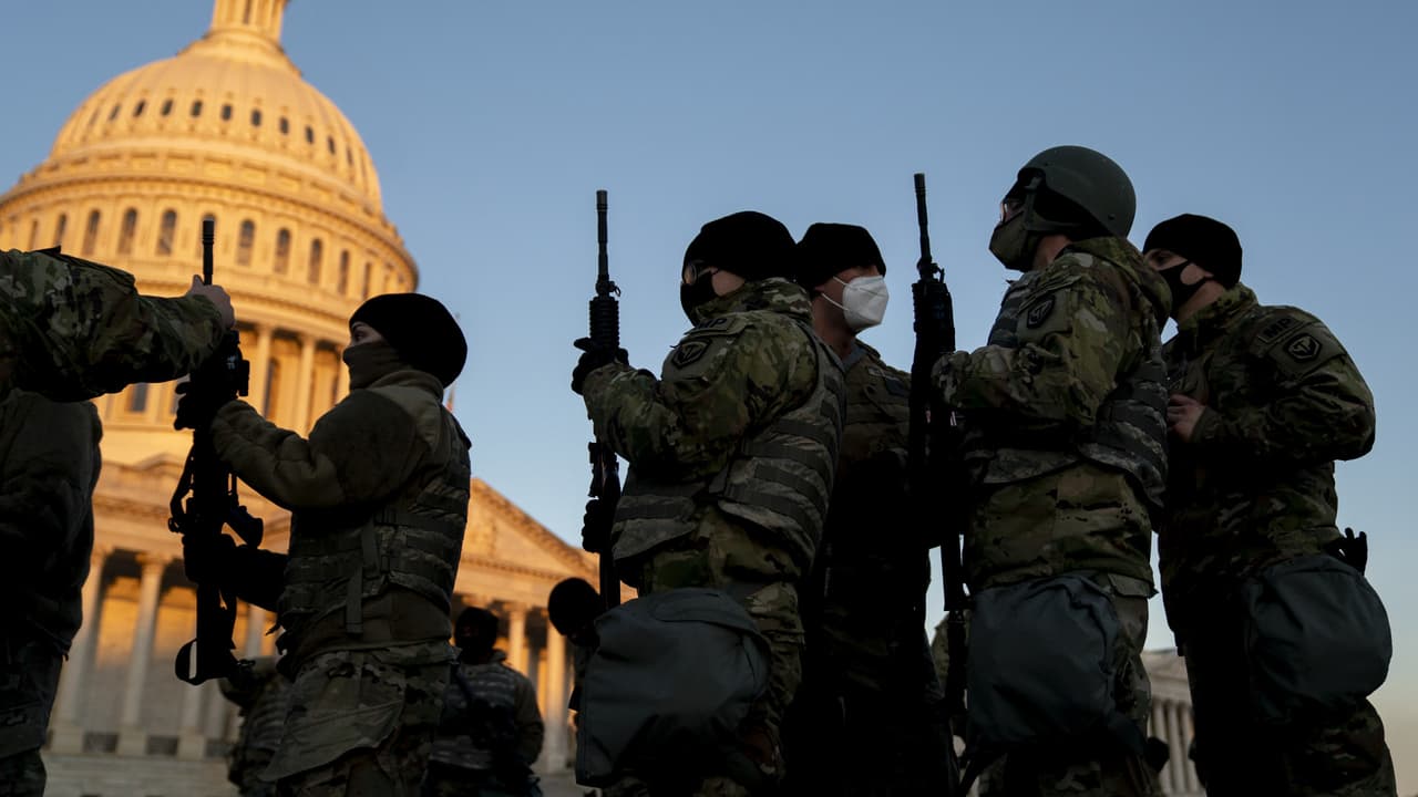 Militarizan Washington DC: 20,000 efectivos de la Guardia Nacional resguardan la toma de posesión de Biden