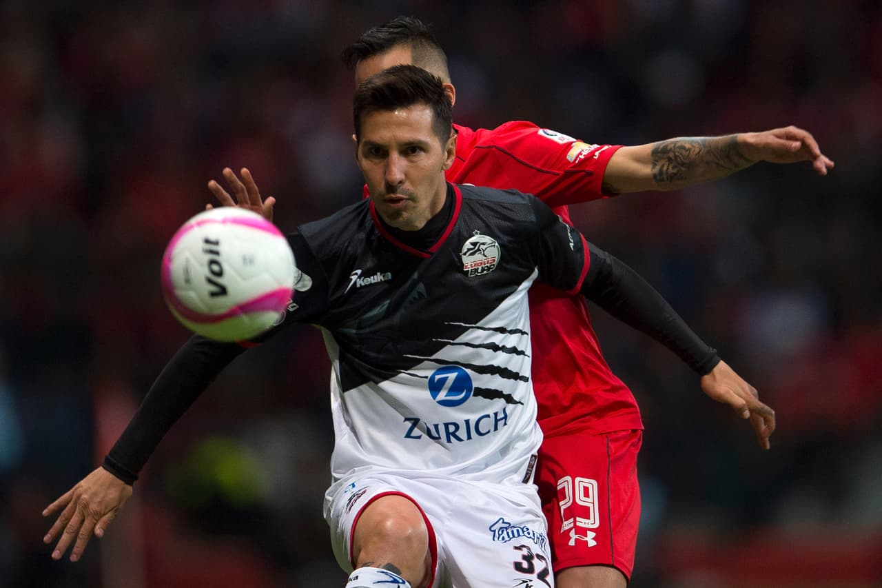 Lobos suspende contrato de Jonathan Fabbro, acusado de abuso sexual y solicitado por Interpol