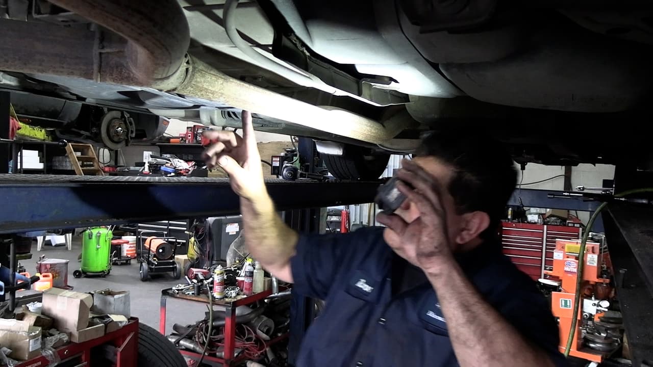 Han reportado 7 casos de robos de gasolina y dos autos con su tanque perforado en Dallas