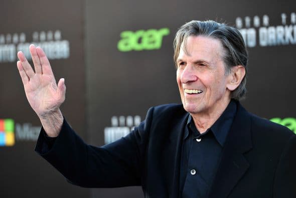 Leonard Nimoy reveló a sus fans que tiene una enfermedad pulmonar crónica.