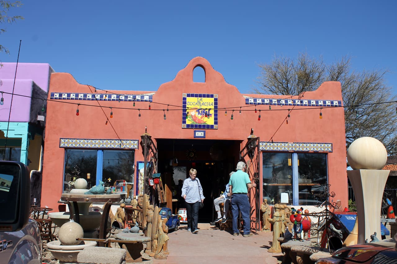 Descubre y fascínate en Tubac, Arizona, a sólo 45 millas de Tucson y 147 de Phoenix.