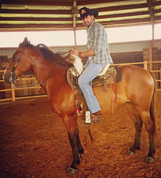 Sin duda Gabriel es como lo vinos, entre más madurito más guapo está.