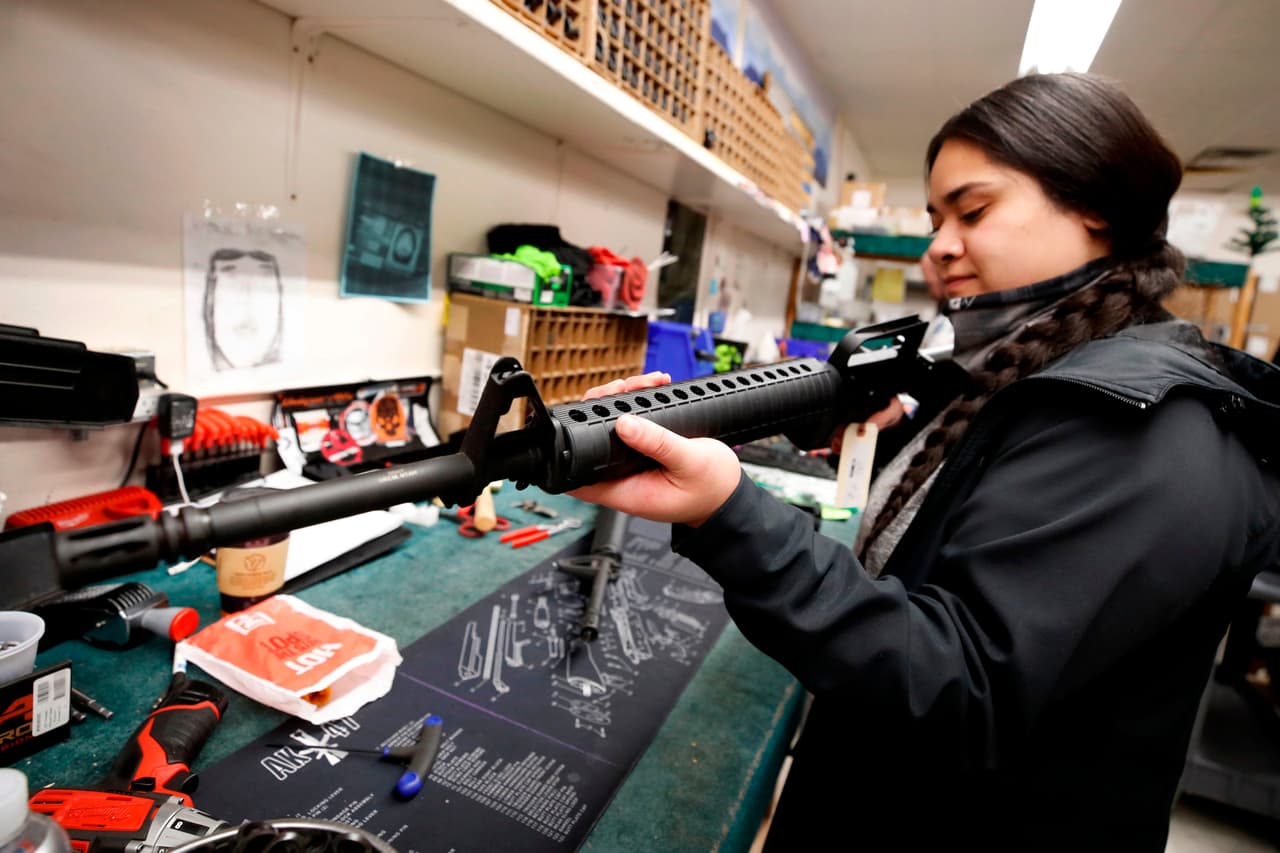 ¿Por qué millones de mujeres están comprando armas de fuego en los Estados Unidos?