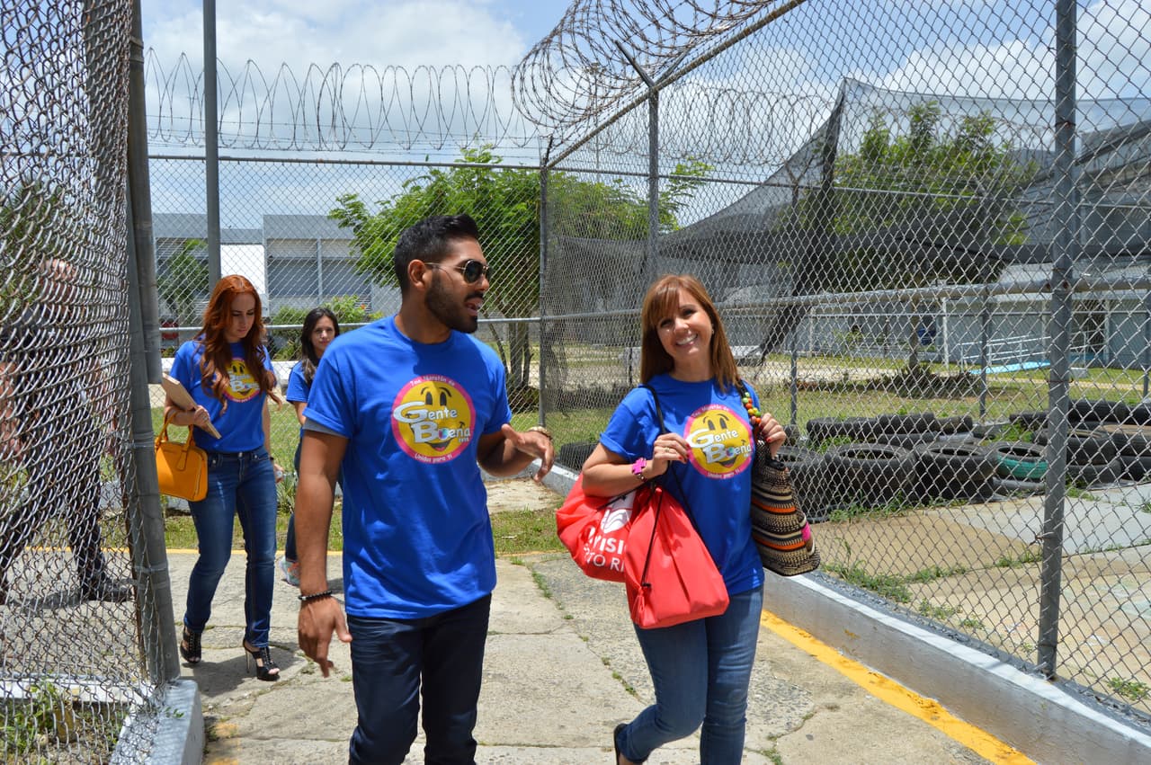 El Maratón de Gente Buena es el principal proyecto de responsabilidad social y ayuda comunitaria de Univision Puerto Rico. Fue creado en el 2009 con el propósito de promover el voluntariado en la sociedad puertorriqueña y devolverle a la comunidad.