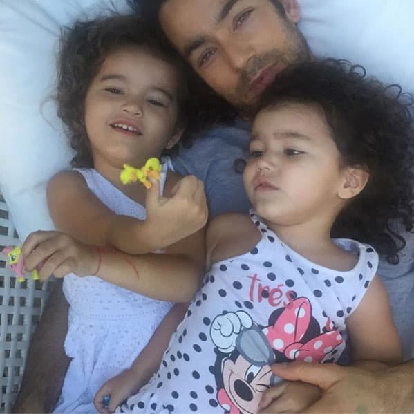 Aarón Díaz es otro de los galanes de telenovela que ha formado una linda familia.