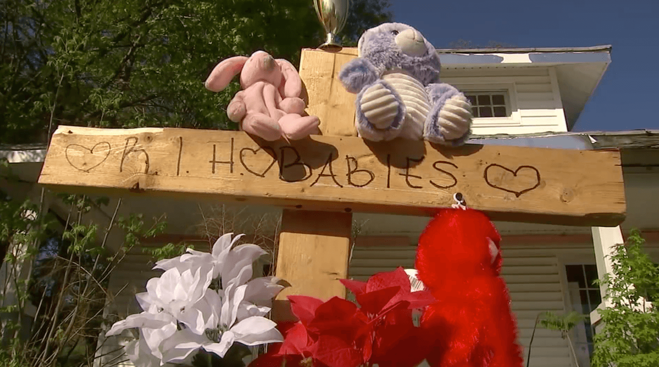 Madre y su novio acusados por muerte de hermanos de 3 meses y 1 año en Rocky Mount