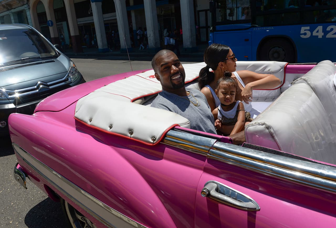 Y muy inusual en él, ¡Kanye se la pasó sonriendo!
