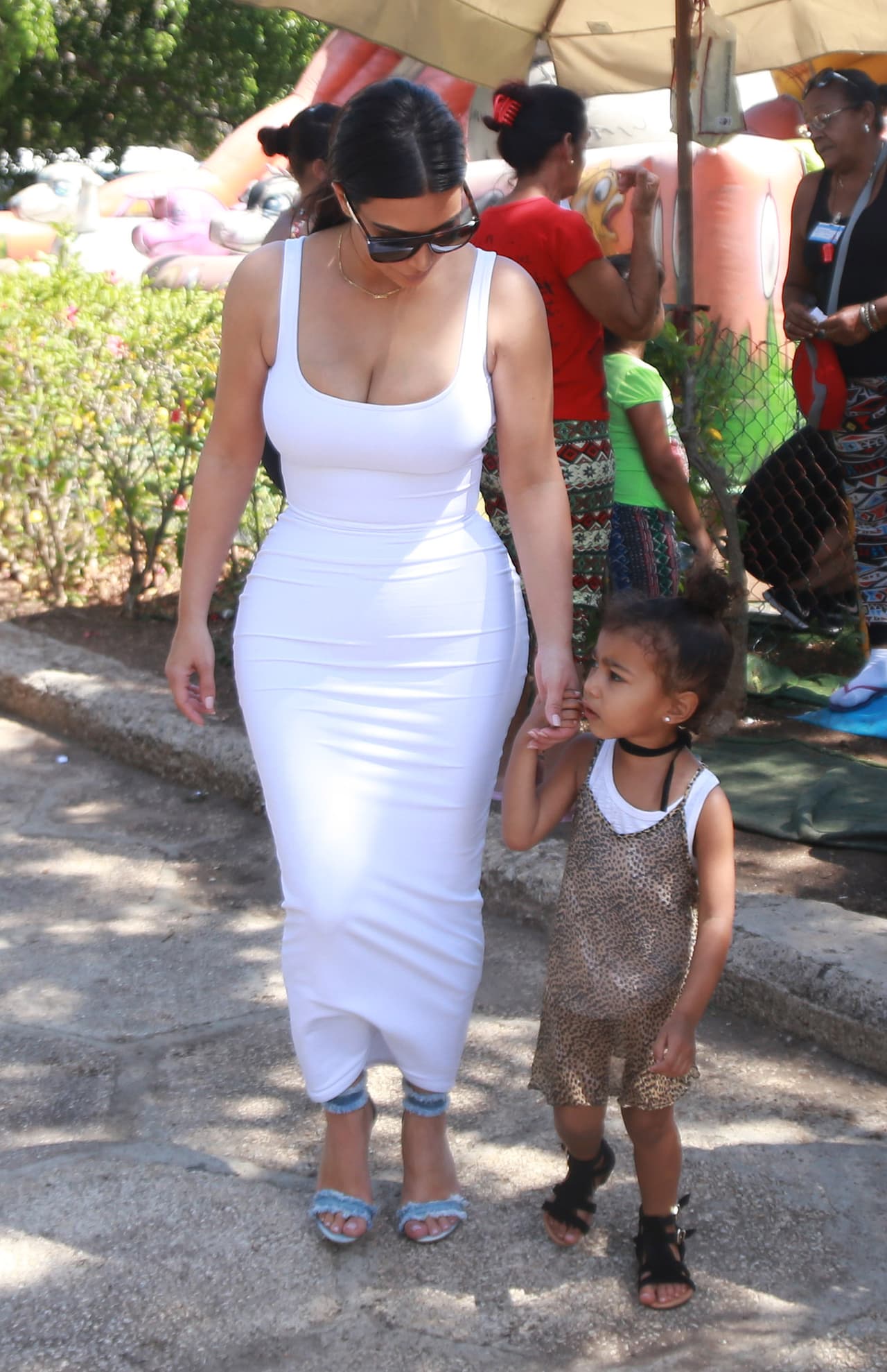 El primer viaje de las hermanas a la isla.