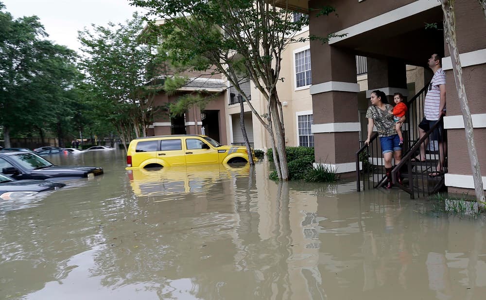En el norte de la ciudad de Houston llegaron a registrarse entre 10 y 20 pulgadas de lluvia, según las autoridades.