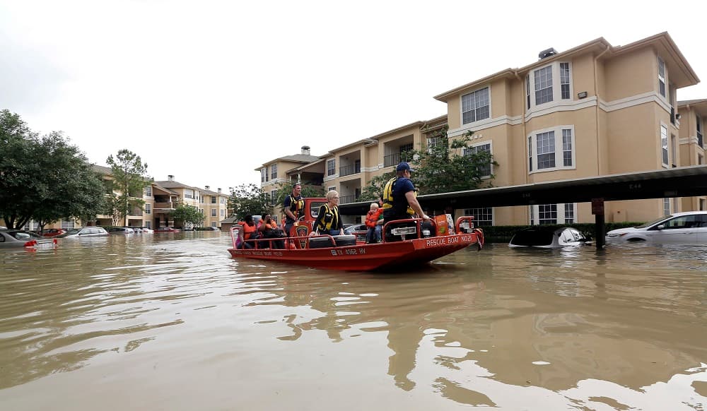 Las autoridades aún temen la fuerza de arroyos, ríos y presas que seguirán recibiendo agua en los próximos días.