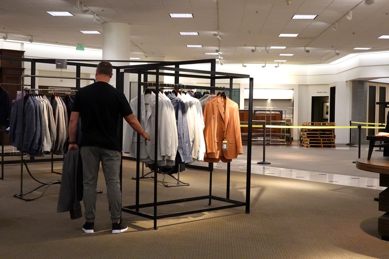 La directora ejecutiva Sarah Dennis Phillips propone llevar proveedores a la planta baja para mantener el flujo de visitantes.
<br>