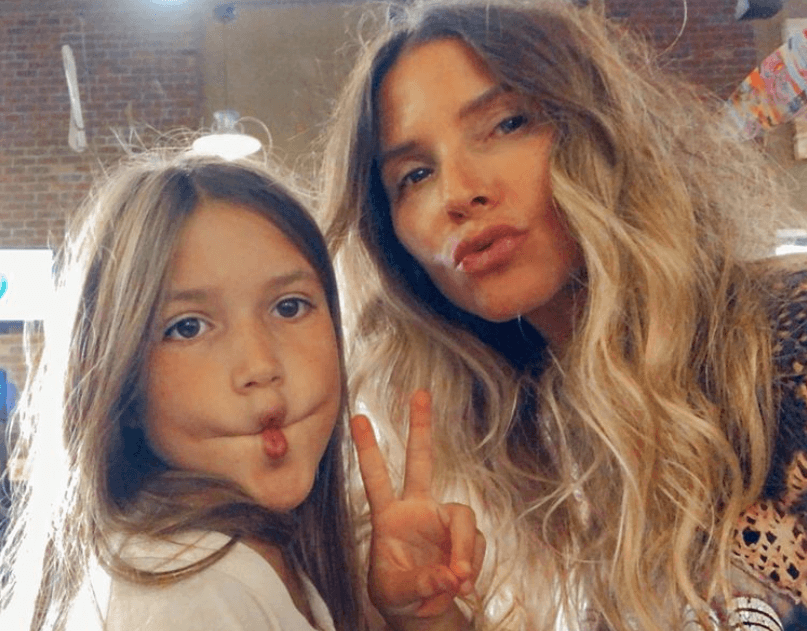 "¡Cero relajada! Me estresa todo", contestó en entrevista con la revista ¡Hola! México, en la edición del 15 de abril de 2021.