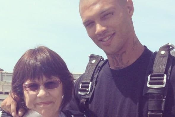 En esta foto aparece la supuesta madre de Jeremy Meeks.