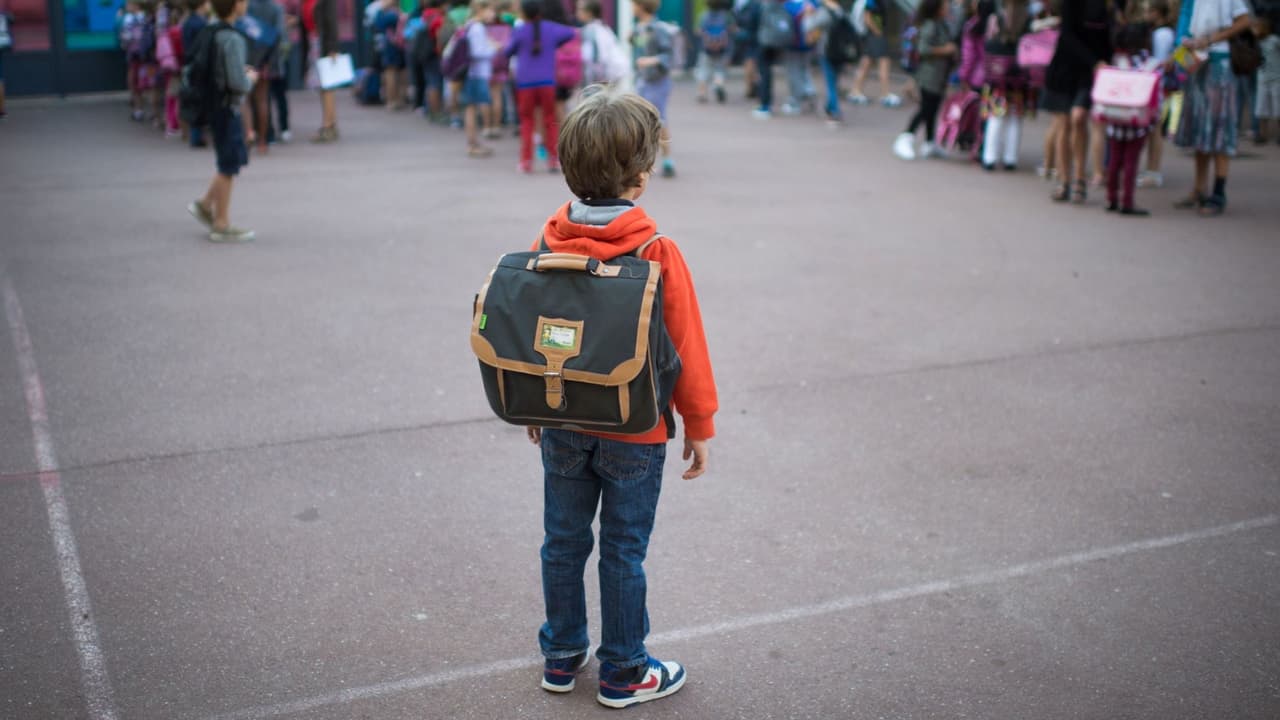 Vuelta al colegio: El doctor Ilan Shapiro, pediatra y vocero para la Asociación Americana de Pediatras, comenta sobre algunos de los temas más importantes que inquietan a padres, hijos y profesores, con la anunciada reapertura de las escuelas en medio de la pandemia del coronavirus.