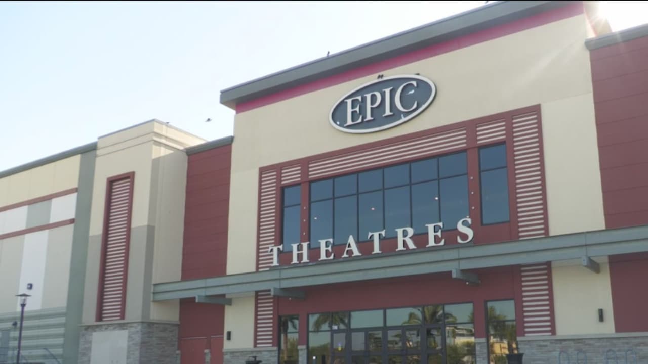 Policía de Orlando busca sospechoso tras tiroteo en plaza; un herido y pánico entre clientes