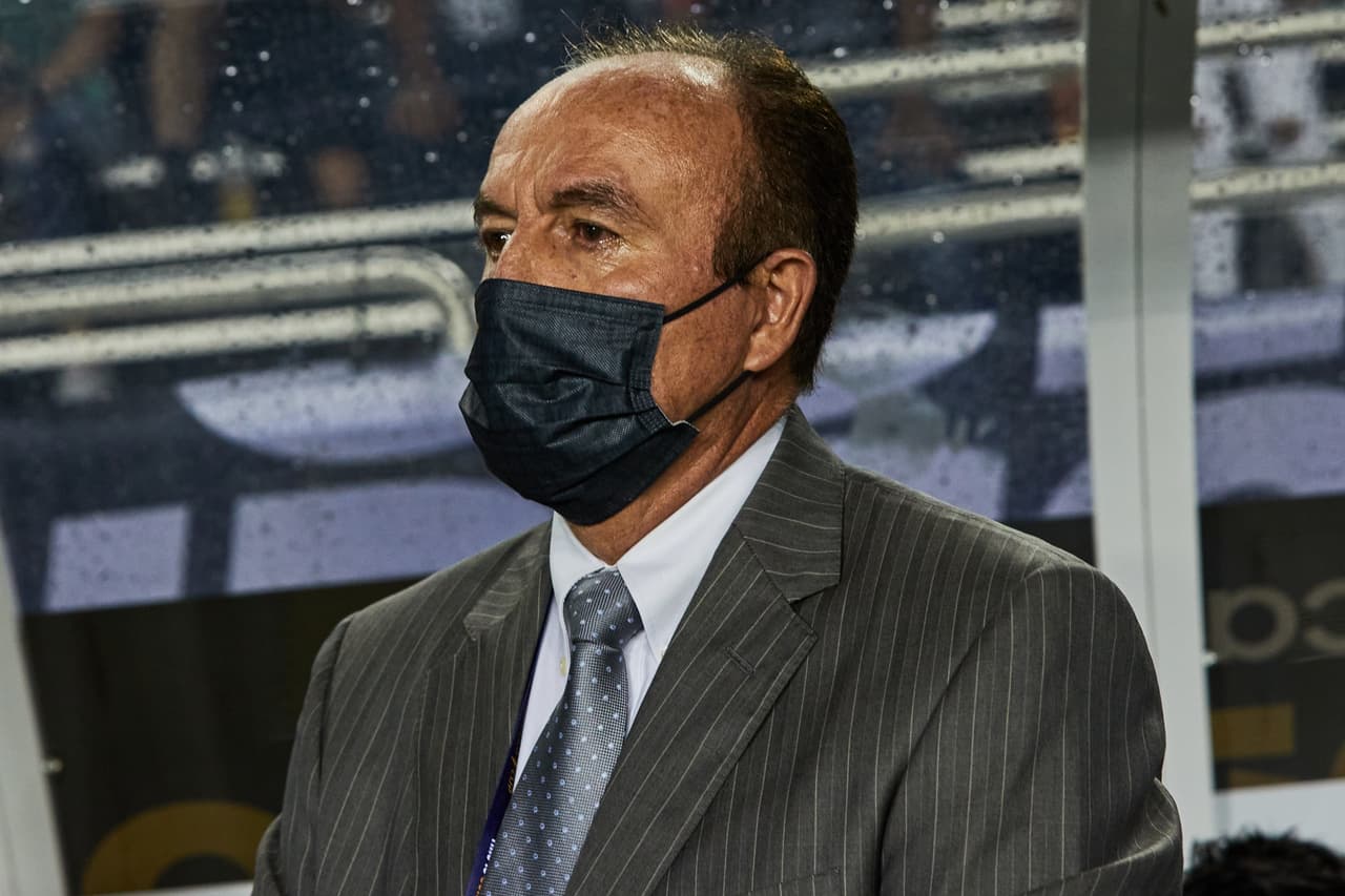 Tras su decepcionante debut ante Trinidad y Tobago, el Tricolor consiguió su primera victoria en la Copa Oro de la mano del 'Mellizo', quien hizo dos goles, y Orbelín Pineda, quien marcó el tercero.