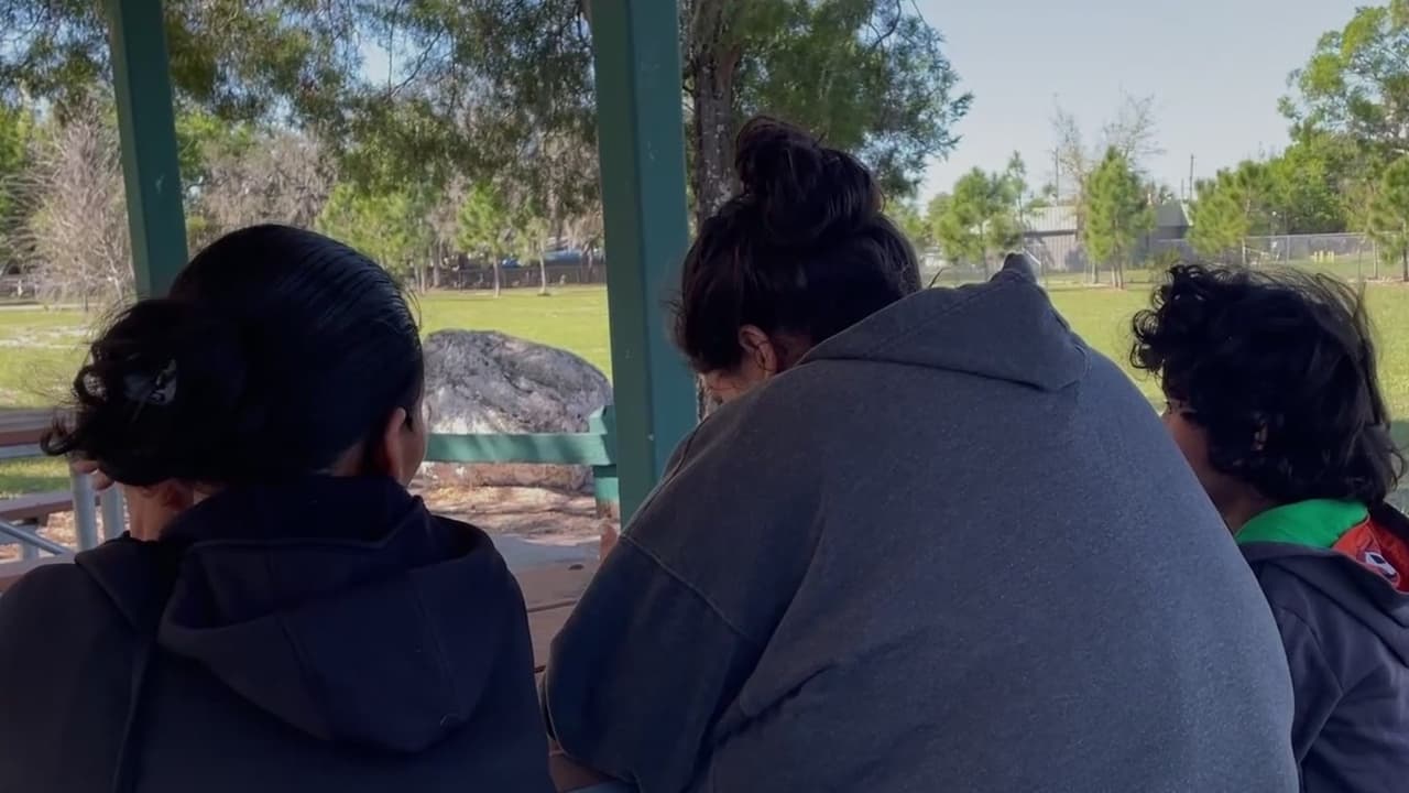 Familia pide regreso de trabajador mexicano deportado tras parada de tráfico; su hijo tiene autismo