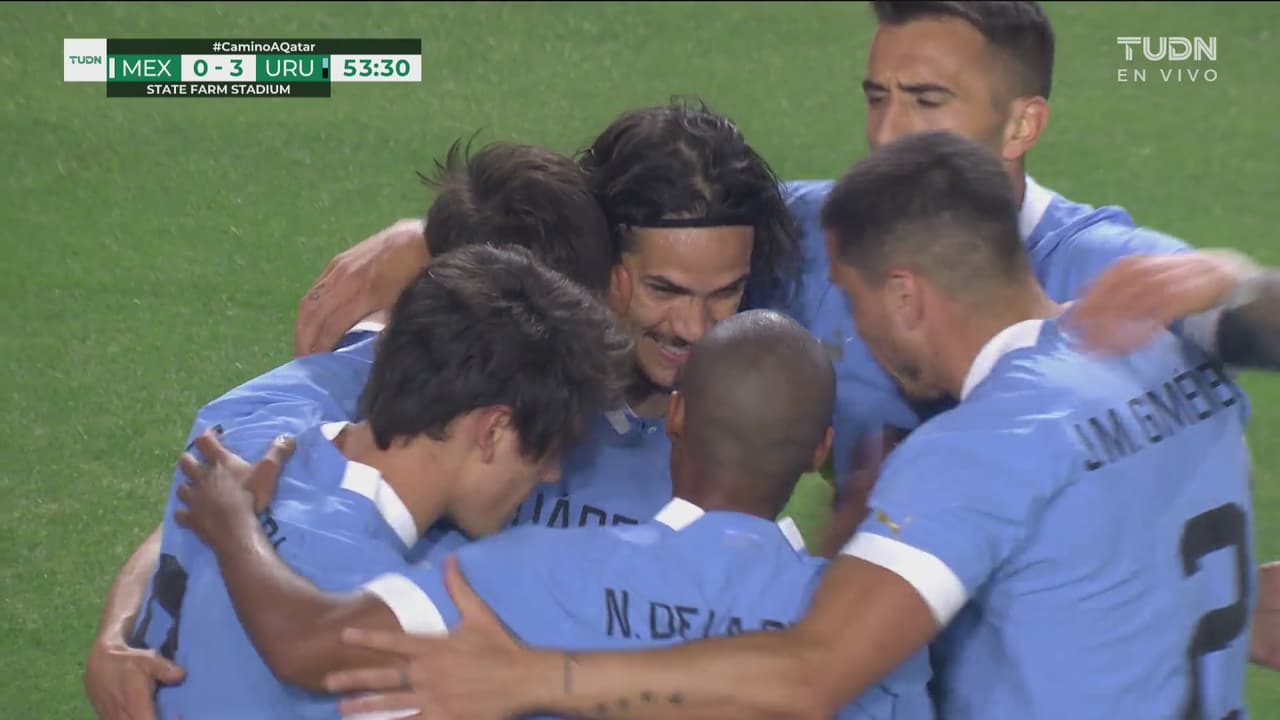 ¡Doblete de Cavani! Ya firma la goleada con el 0-3 ante México