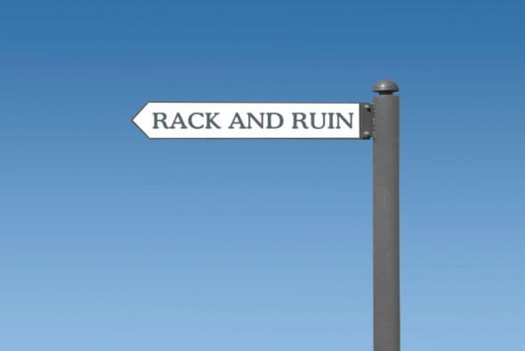 Sin lugar a dudas, el año que se va deja secuelas a nivel económico más allá de nuestros bolsillos. Hay empresas que de plano no resistieron los embates de la frágil economía y se fueron a la bancarrota. Hubo otras que se escaparon apenas por un pelito de rana calva. A continuación el recuento, hecho por la versión digital del diario mexicano "El Universal".