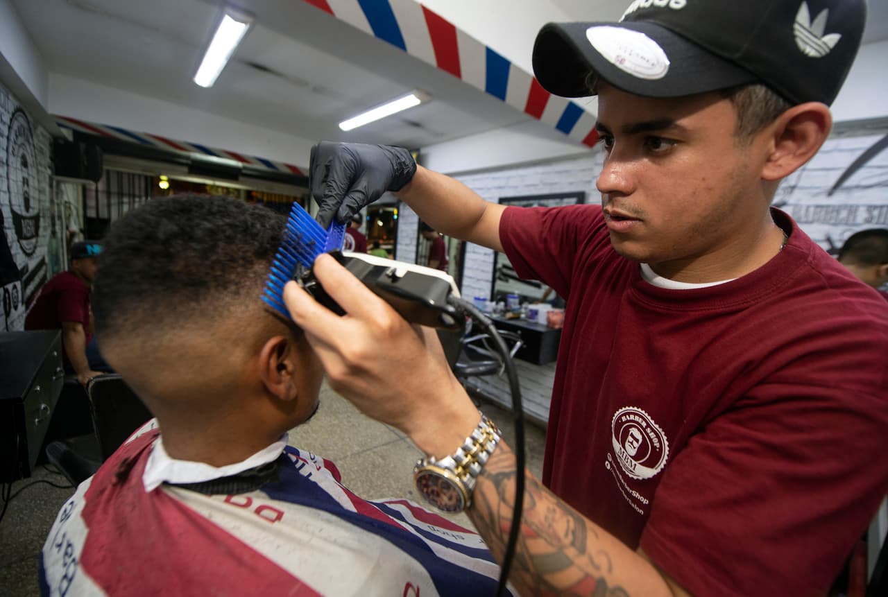 Barberías podrán abrir desde el viernes 24 de abril.