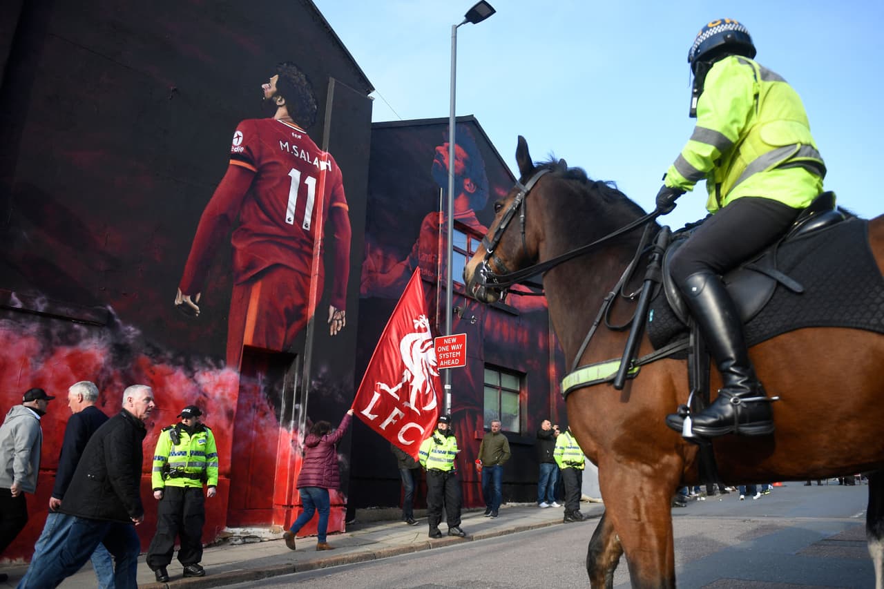 Con goles de Luis Díaz, Salah y Mané, el Liverpool sumó tres importantes puntos en su carrera con el Manchester City por hacerse con la Premier League en un mano a mano formidable.