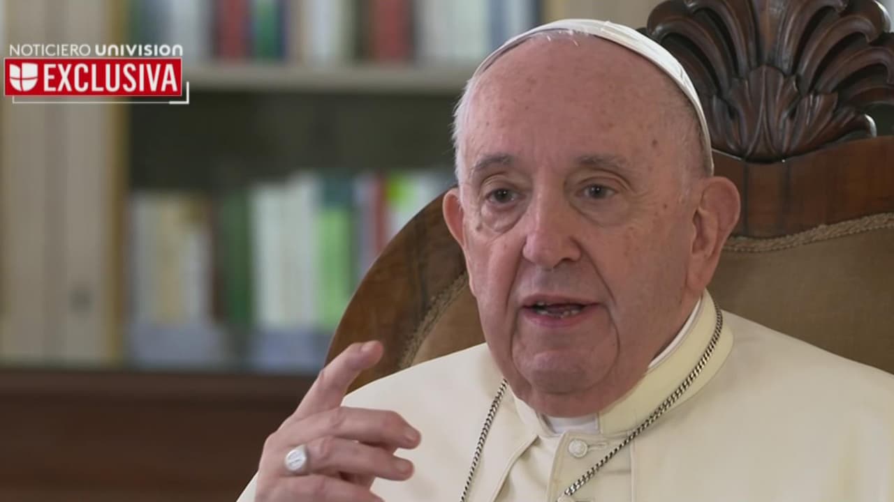 <b>Mira también:</b> El papa Francisco tuvo una larga conversación con nuestra periodista María Antonieta Collins en la que aseguró que él y Dios se hablan "de tú a tú". El líder de la Iglesia Católica reveló que no ve televisión luego de una promesa que hizo el 16 de junio de 1990 "sin saber que era perpetua", un juramento que no rompe ni siquiera para ver a la Selección de Argentina en el Mundial de fútbol. 
<b>Mira aquí más de la <a href="https://www.univision.com/shows/noticiero-univision/el-papa-habla-en-exclusiva-con-univision-de-los-rumores-de-su-renuncia-y-el-aborto-no-siento-que-el-senor-me-lo-pida-video " target="_blank">entrevista exclusiva con el papa Francisco</a></b>.