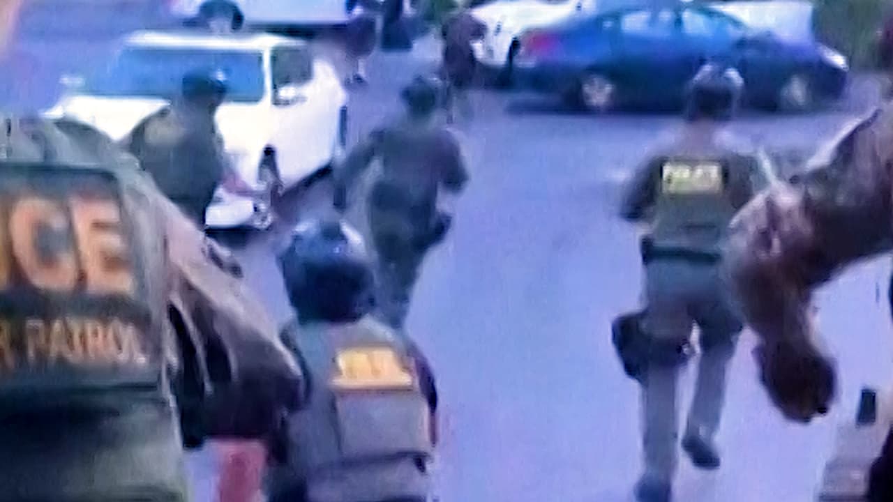 Agentes se esconden en un camión de carga como "caballo de Troya" en redada en un Home Depot de Los Ángeles