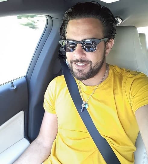 “No puedo hacer nada sin su aprobación, quiero hacerlo en pareja, ya que 
<b>él y yo somos uno</b>. Pero nos conocimos en Miami y somos muy felices”, aseguró.
<br>