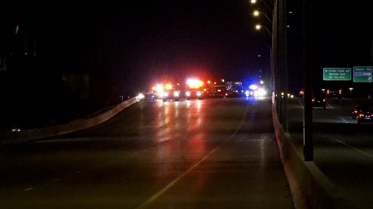 Muere conductor atropellado luego de chocar su auto y detenerse a inspeccionar