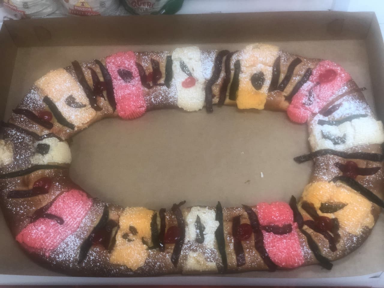 En Minimax Tulare también prometen la mejor rosca de Reyes. Si quieres comprobarlo, ellos están en 124 W Inyo Ave., Tulare