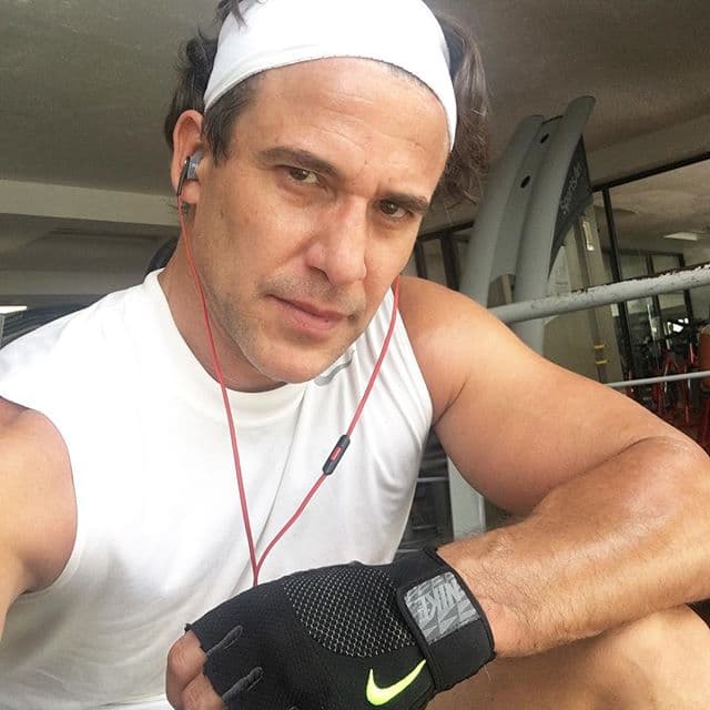 Esa mirada es cautivadora.