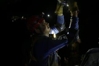 Las condiciones en las que trabajan los equipos de socorro "son verdaderamente sofocantes", admiten.